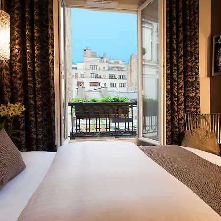 B Montmartre מלון 4*