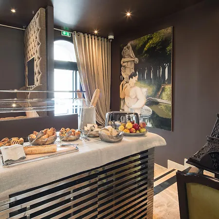 B Montmartre מלון 4*