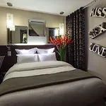 Otel B Montmartre 4*