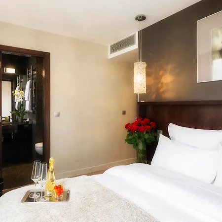 B Montmartre Hotel Paris