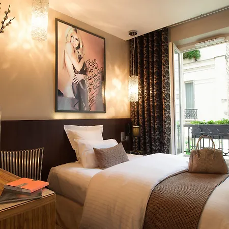 B Montmartre فندق