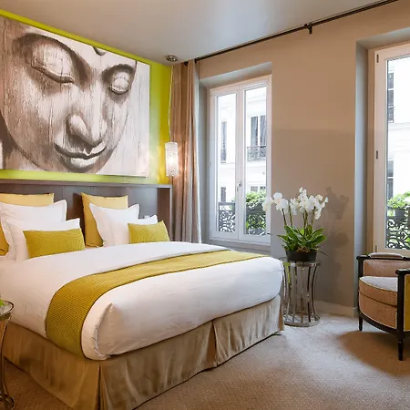 B Montmartre 4*
