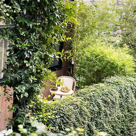 B Montmartre فندق