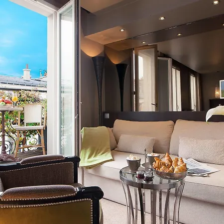 B Montmartre Hotel 4*