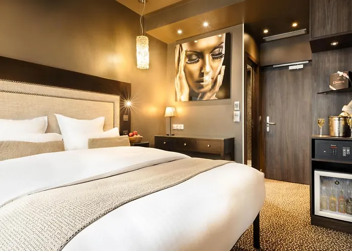 B Montmartre 4* Parigi