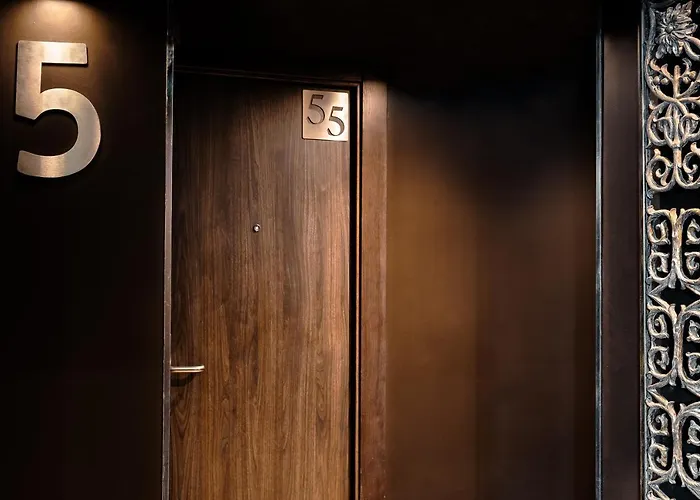 B Montmartre 4* Parigi