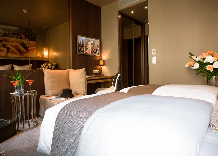 B Montmartre 4* Parigi