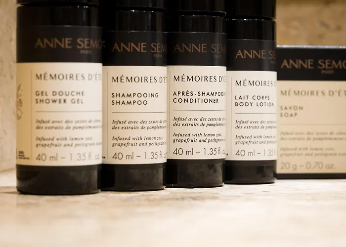 B Montmartre Hotel