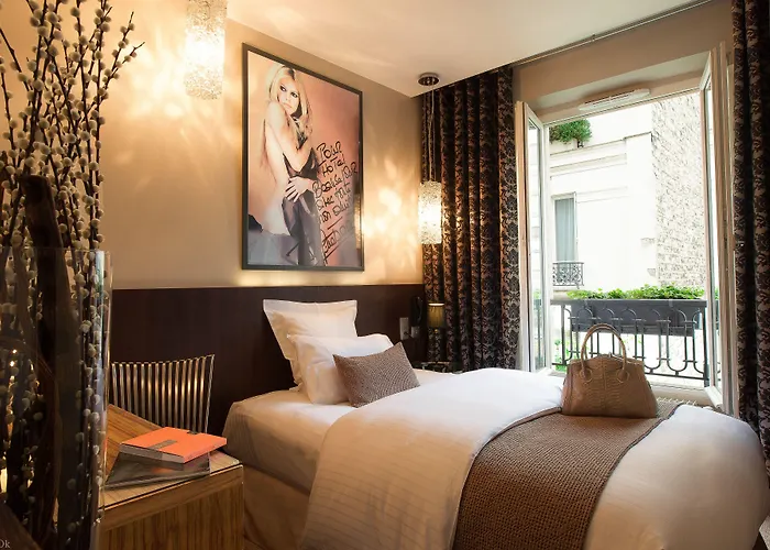 B Montmartre Hotel