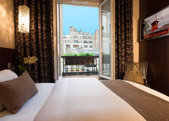 B Montmartre Hotel 4*
