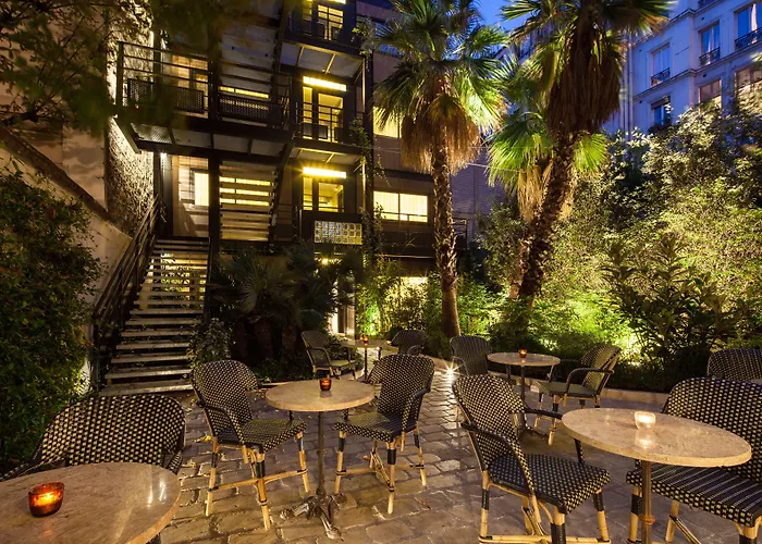 B Montmartre 4* Parigi