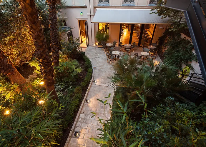 B Montmartre 4* Parigi