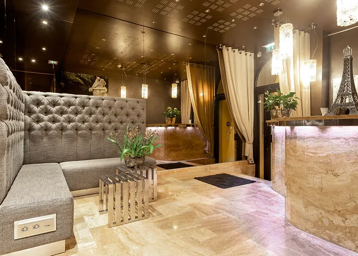 B Montmartre Hotel 4*